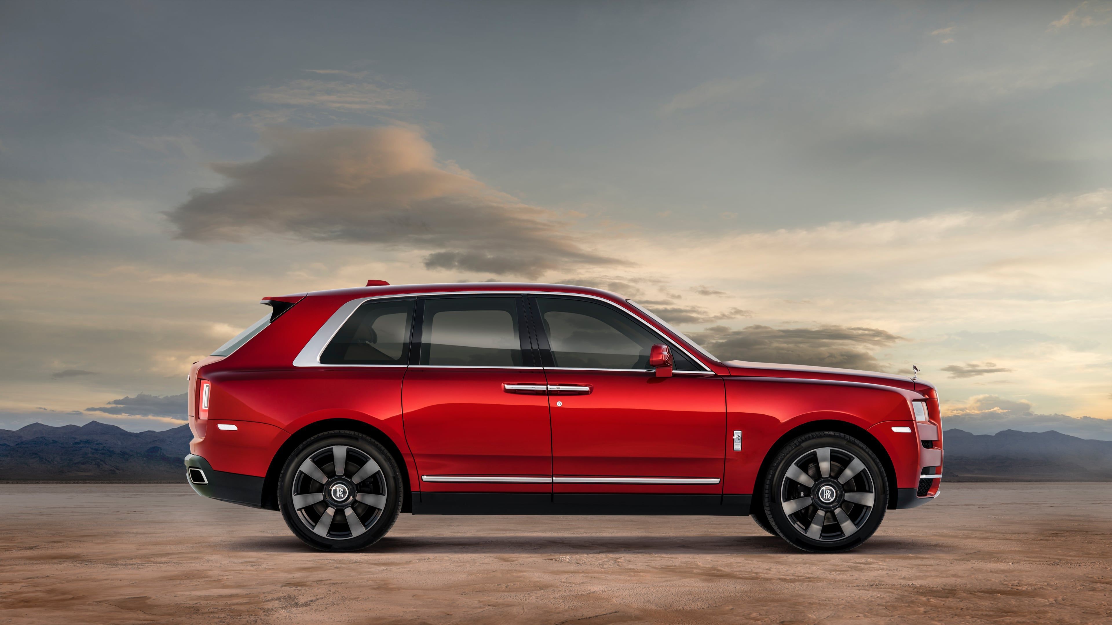 Michael Schmidt a livrat cel de-al doilea Rolls-Royce Cullinan în România luna trecută. Mașina trece de 300.000 de euro