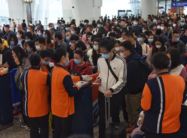 Autoritățile de la Wuhan interzic utilizarea autoturismelor începând de duminică