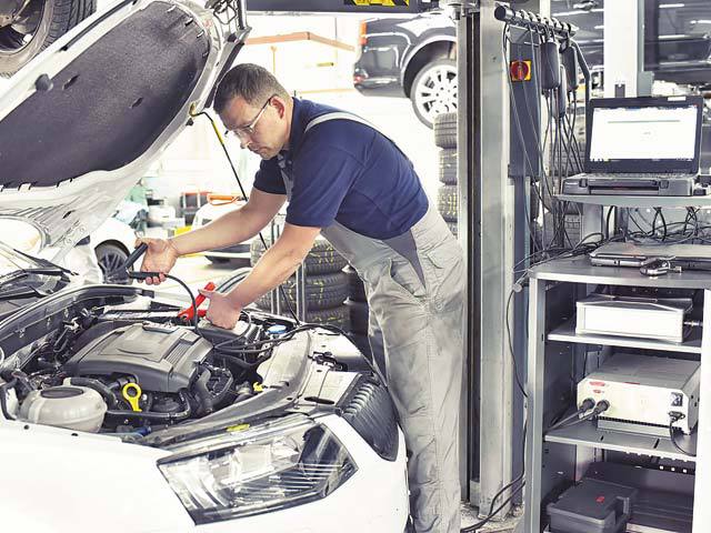 McKinsey: Industria auto din România generează 3,3% din valoarea adăugată brută totală a țării. Europa Centrală și de Est ar putea ajuta companiile din industria auto a Europei de Vest