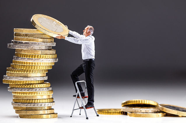 Aveți datorii la bănci? Taxa ascunsă pe care majoritatea celor care își iau un credit o plătesc fără să știe