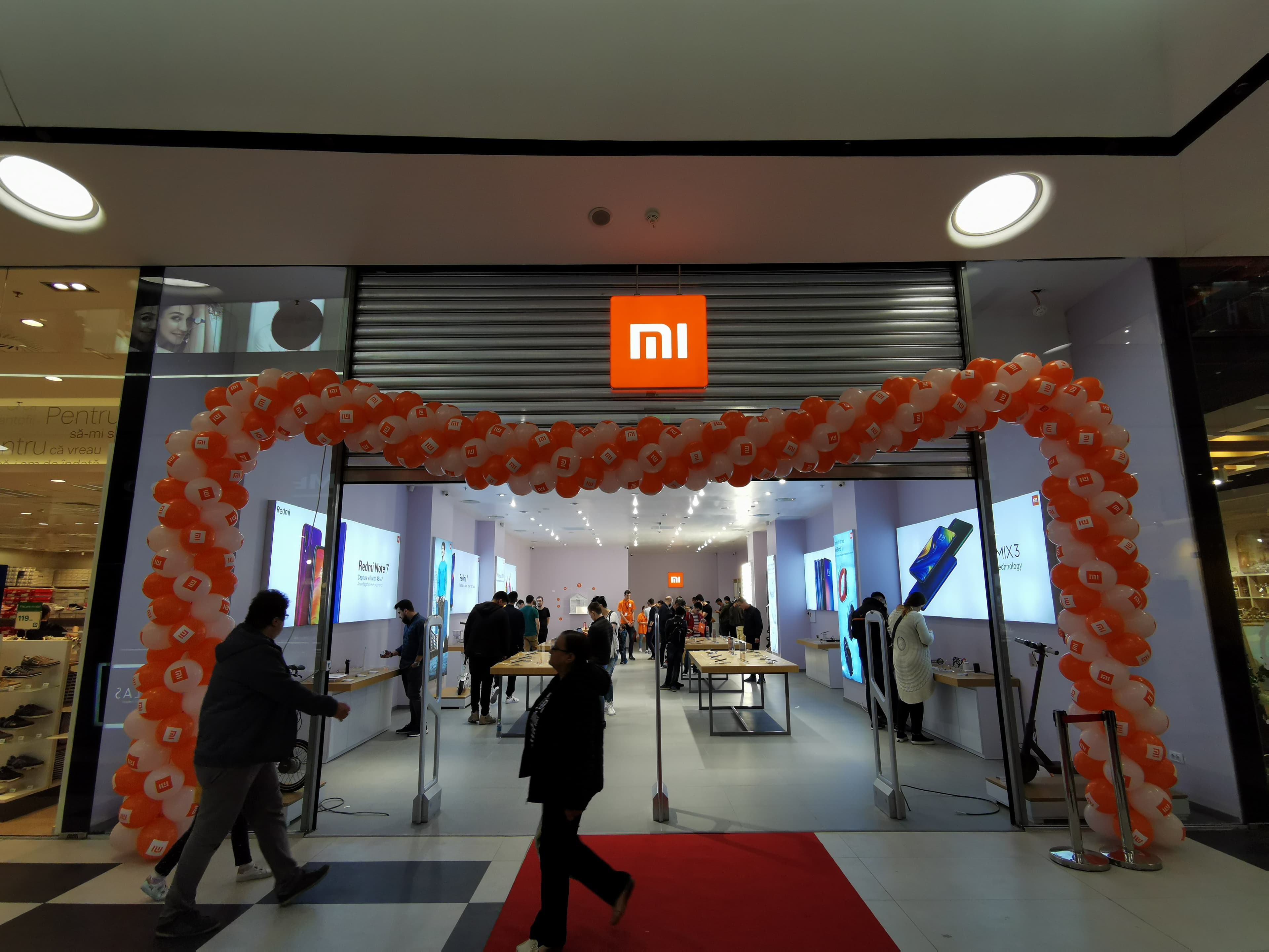 Chinezii pariază maxiv pe tehnologie: Xiaomi anunță că va investi 7 miliarde de dolari în 5G și inteligență artificială în următorii cinci ani