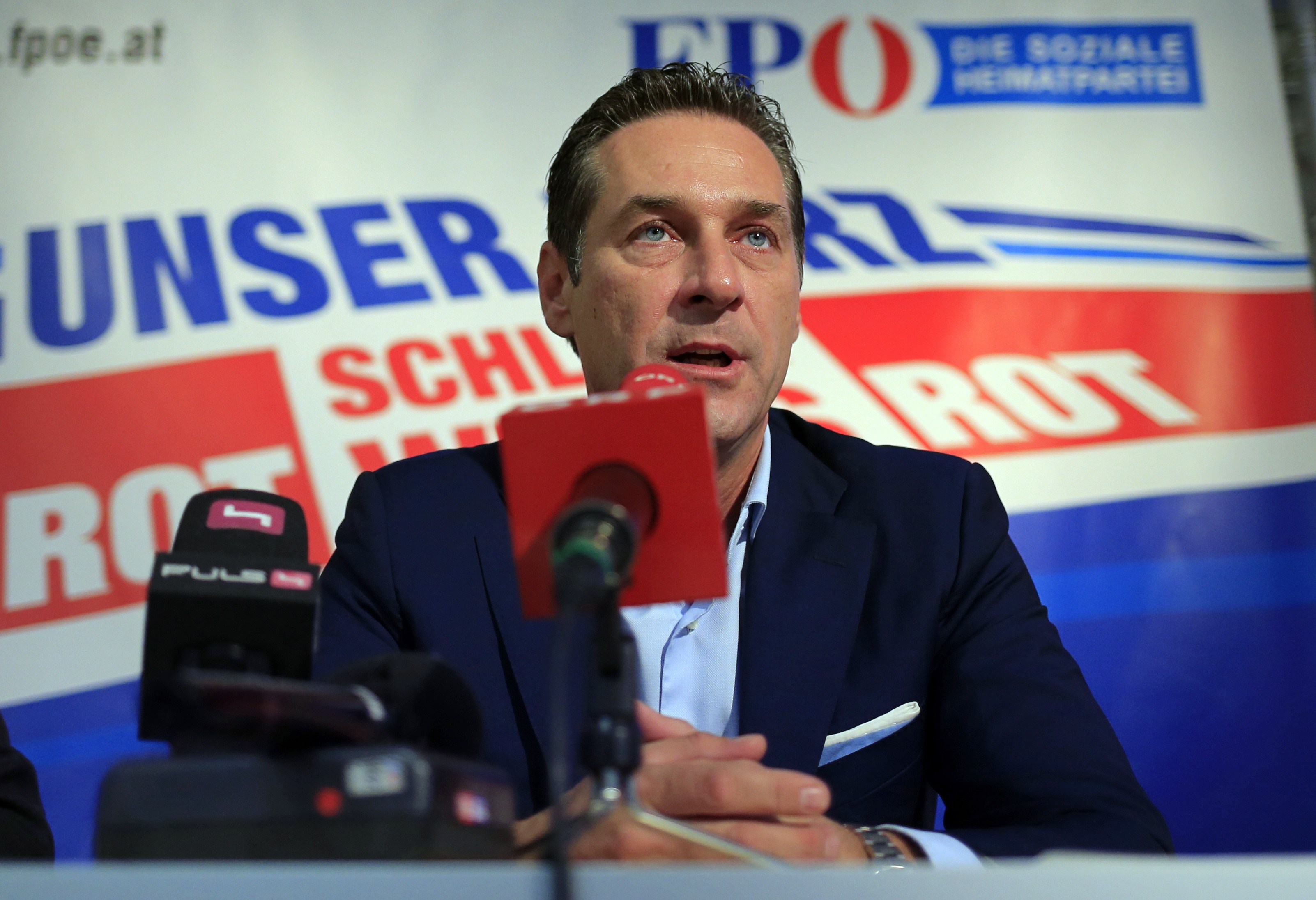 Ce făcea vicecancelarul Austriei la locul de muncă: se juca Clash of Clans și a trimis factura direct către partidul din care făcea parte