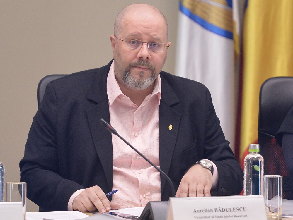 Viceprimarul capitalei Aurelian Bădulescu a făcut gesturi obscene și a lansat insulte: ”Criminală”