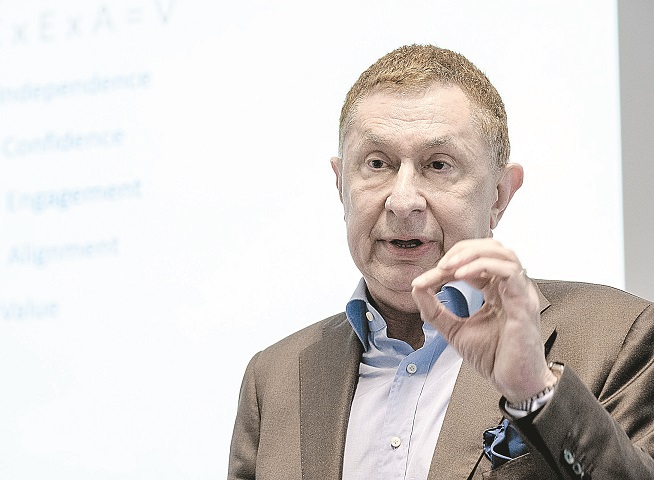 Prof. Andrew Kakabadse, Henley Business School: Membrii unui board eficient sunt în primul rând „alfabetizați“ financiar