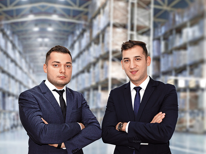 Cum au reușit doi colegi de bancă la ASE să construiască o afacere de peste 1 milion de euro. Prima comandă au livrat-o cu o Dacia Papuc
