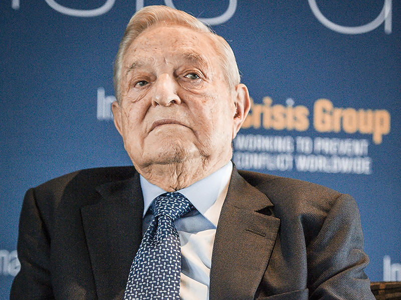 George Soros acuză Facebook de conspirație pentru ca Donald Trump să fie reales președinte al SUA