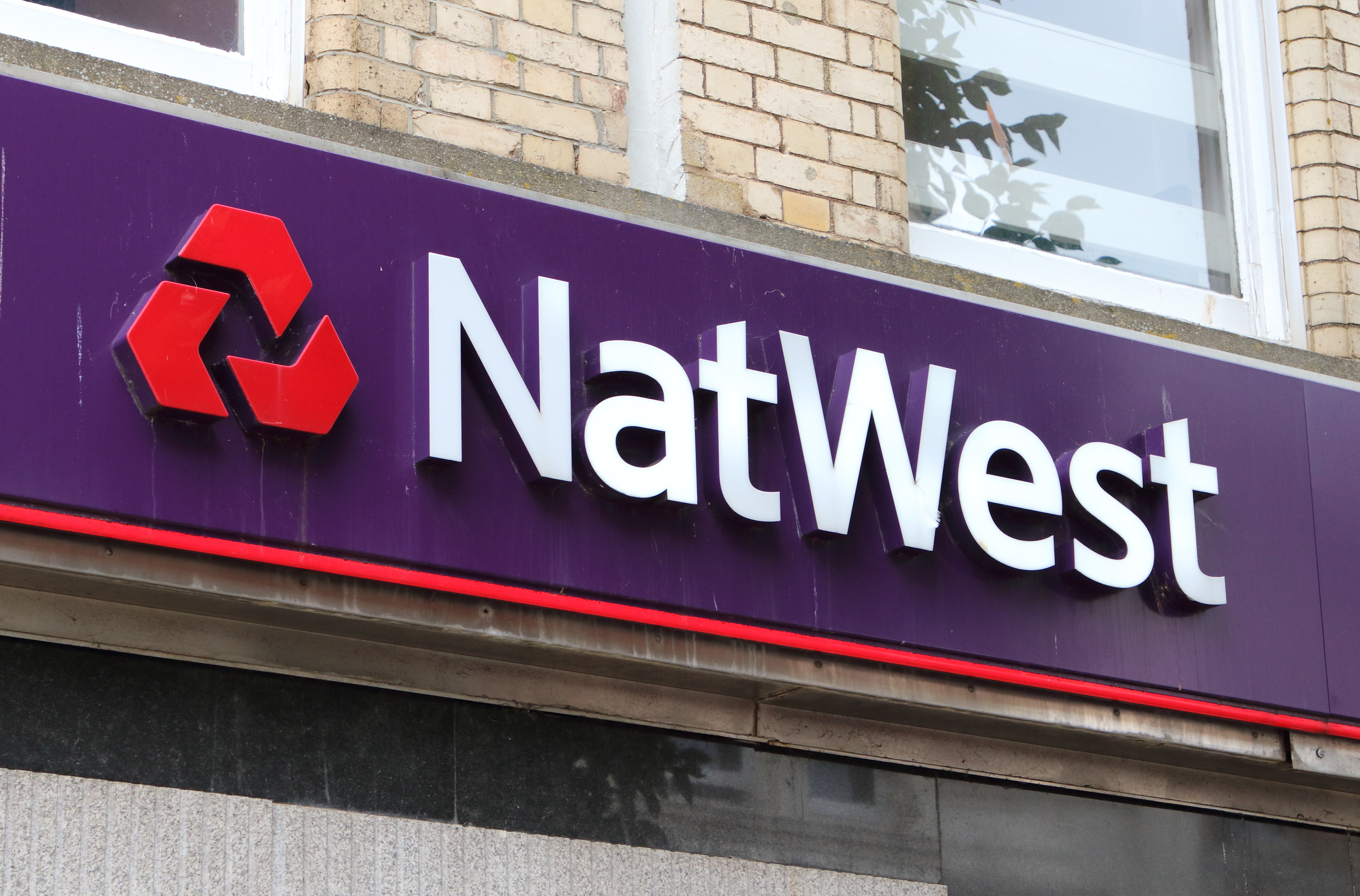 Gigantul bancar Royal Bank of Scotland devine NatWest, după aproape 300 de ani, într-un proces masiv de transformare