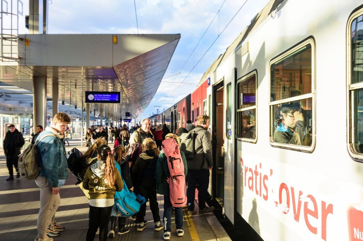 Situația escaladează rapid: Austria a oprit un tren la granița cu Italia din cauza a doi pasageri suspectați de coronavirus