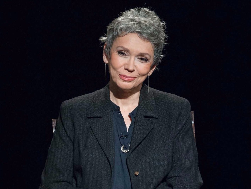 Poezia în lupta cu coronavirusul: Oana Pellea citește online pentru fani