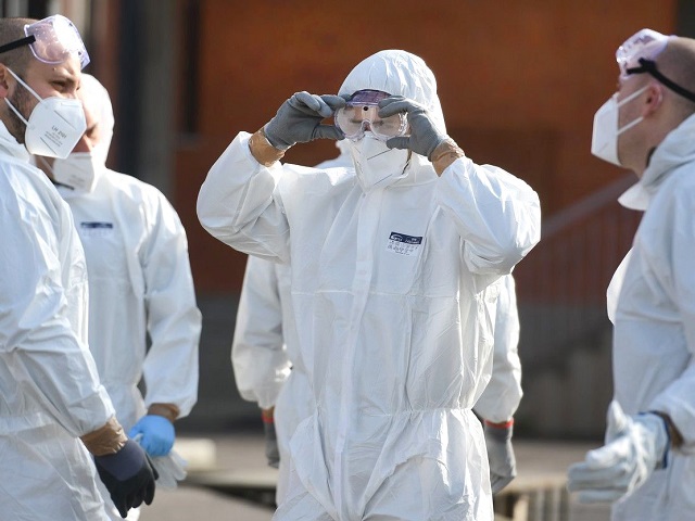 Urgența este apărarea liniei întâi: sistemul medical. Achizițiile și furnizarea către spitale de măști, combinezoane și teste trebuie centralizate de Ministerul Sănătății