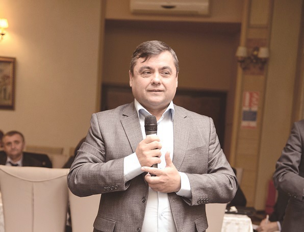 Cine este antreprenorul din spatele Taparo, firmă care a ajuns crucială în producția de măști