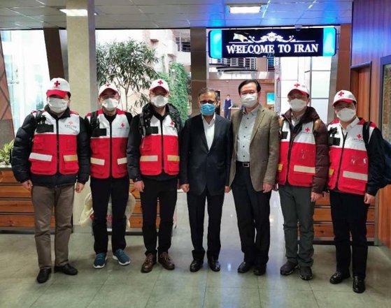 China a trimis doctori specialiști, infirmieri și ajutoare medicale în țările care au cel mai afectate de coronavirus