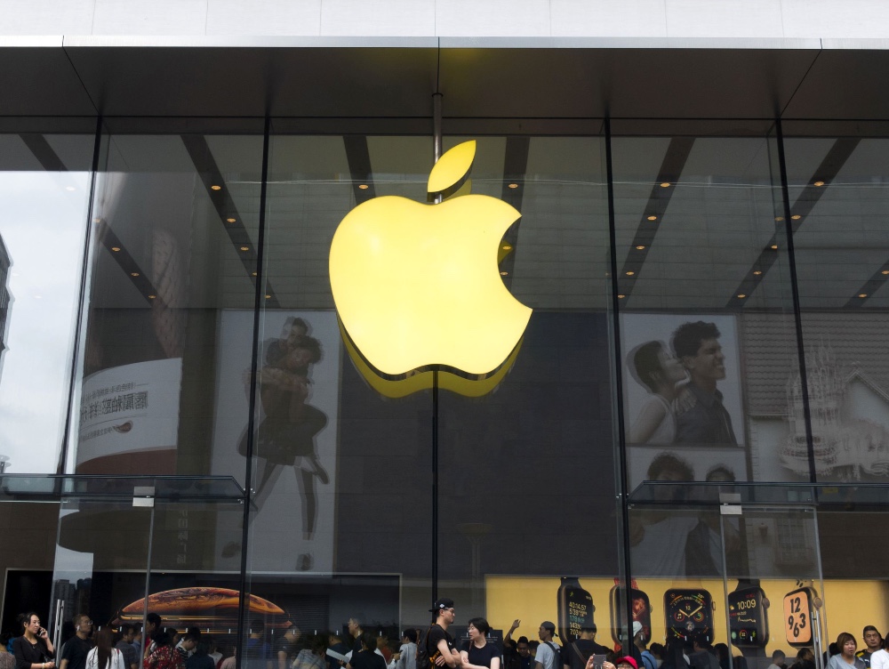 Decizia luată de șeful Apple în lupta împotriva coronavirusului. Vor beneficia și europenii de ajutorul lui