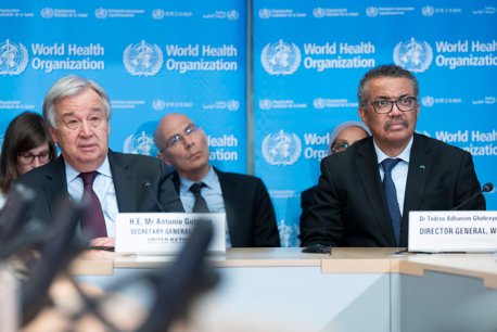 Antonio Guterres, secretarul general al ONU și Tedros Adhanom Ghebreyesus, directorul general al OMS