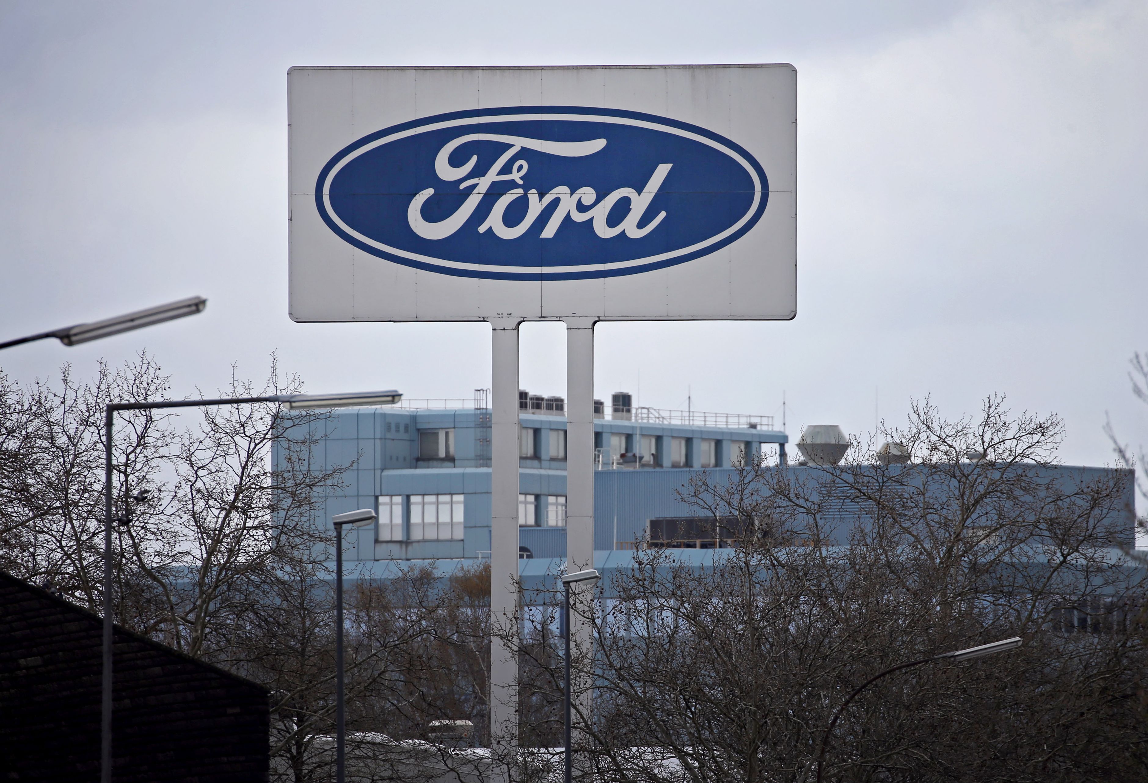 Ford și General Electric vor face 50.000 de ventilatoare în 100 de zile