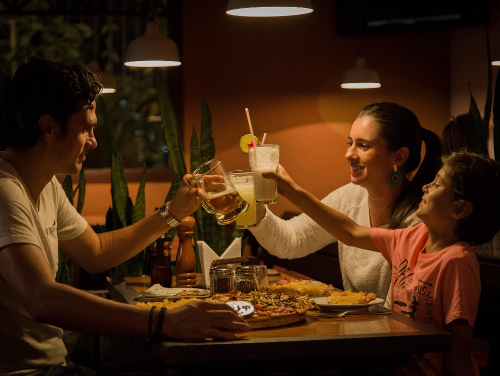 Un mare lanț de restaurante oferă mese gratuite copiilor în perioada pandemiei de coronavirus