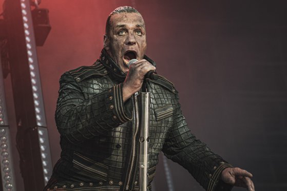 Solistul Rammstein, la terapie intensivă din cauza COVID-19. Till Lindemann este în stare critică