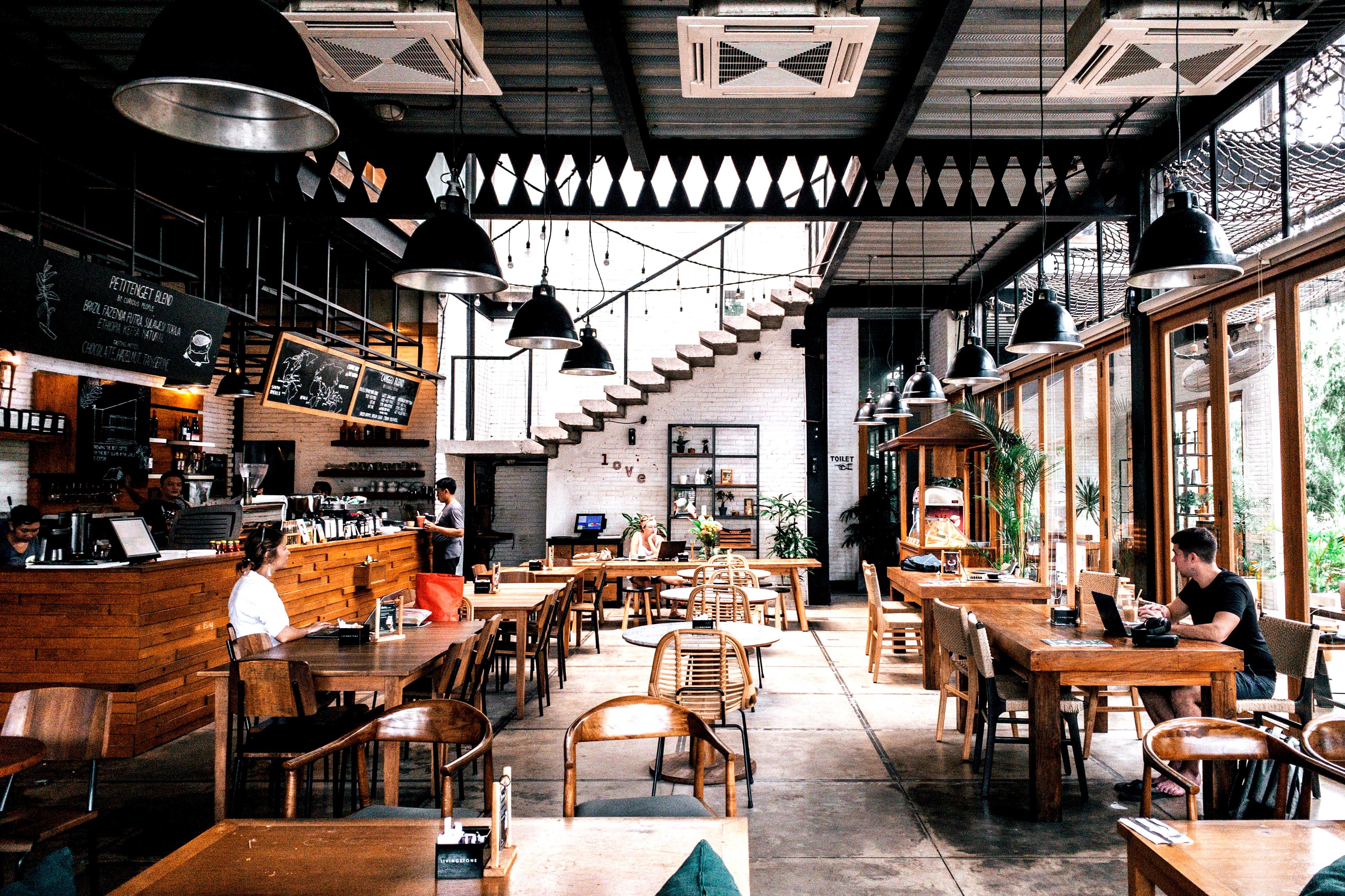 Cluburile și restaurantele din București care au luat măsuri drastice: „Azi am fost politician onest, deși speram să fiu doar antreprenor. Speram că adevărații politicieni să iasă și să