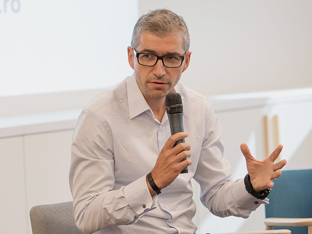 Ce soluții are Banca Transilvania pentru companii în perioada crizei? UrmărițI ZF Live vineri 27 martie 2020 ora 12.00 cu Tiberiu Moisă, director general adjunct, Banca Transilvania
