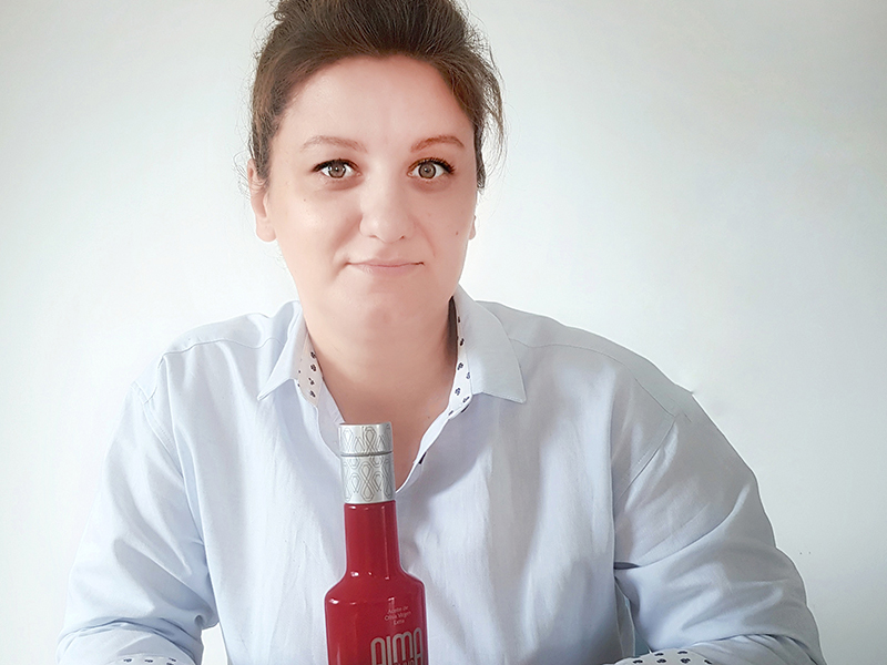 După 15 ani de corporație, un cuplu din București a renunțat la multinațională și a plecat să străbată drumurile de țară din Italia. Nu doar că au găsit ce căutau, dar s-au întors și