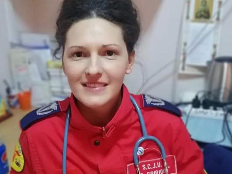 Povestea medicului care a renunțat la timpul petrecut cu copilul ei în vârstă de doar trei ani pentru a merge la Suceava să lupte împotrica COVID-19 și  a ajuta Spitalul Județean în cea mai n