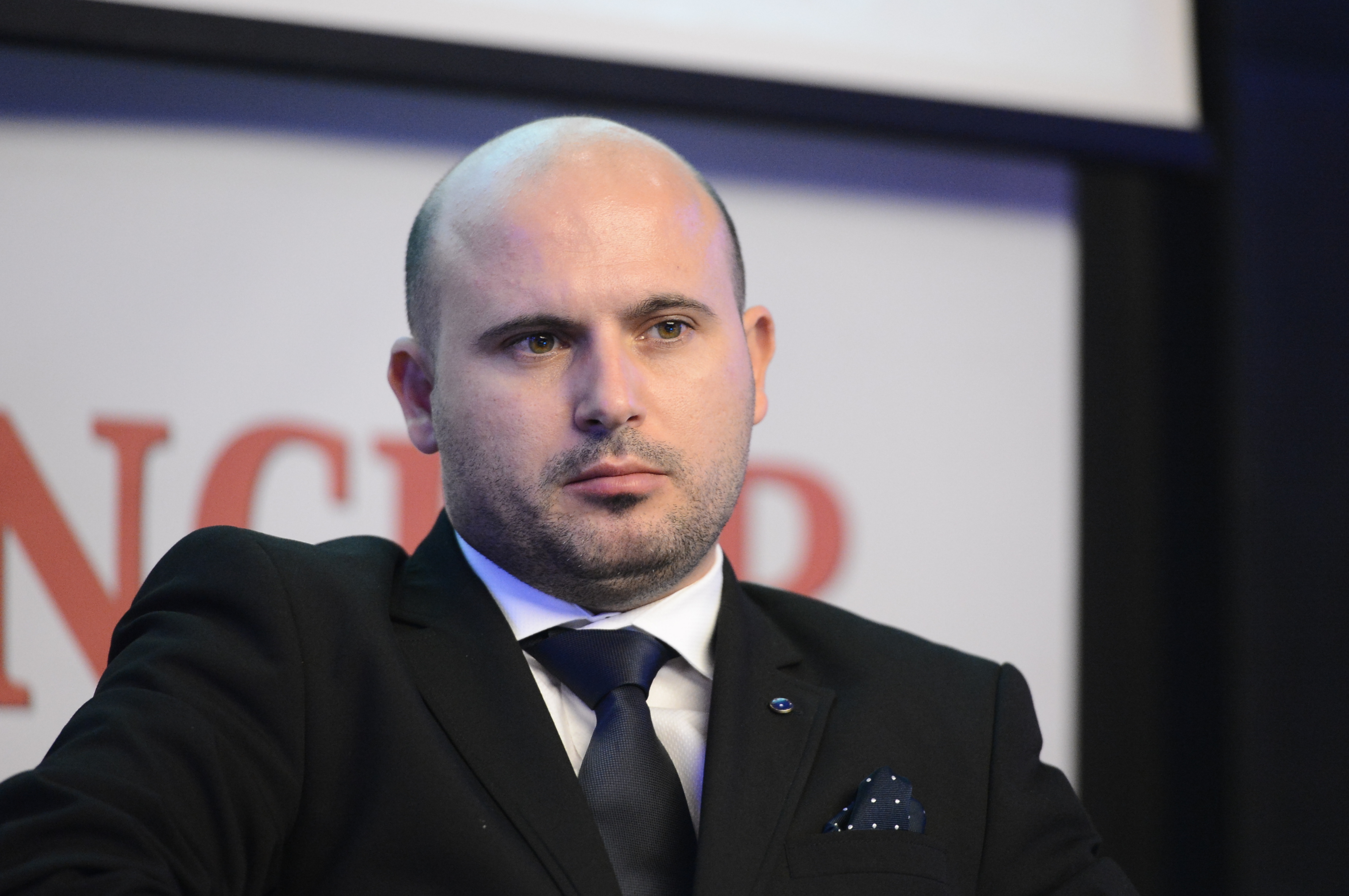 Cum s-a blocat site-ul IMM Invest: Când s-a deschis portalul au fost 397.000 de accesări pe minut. Sunt suspiciuni de atac cibernetic