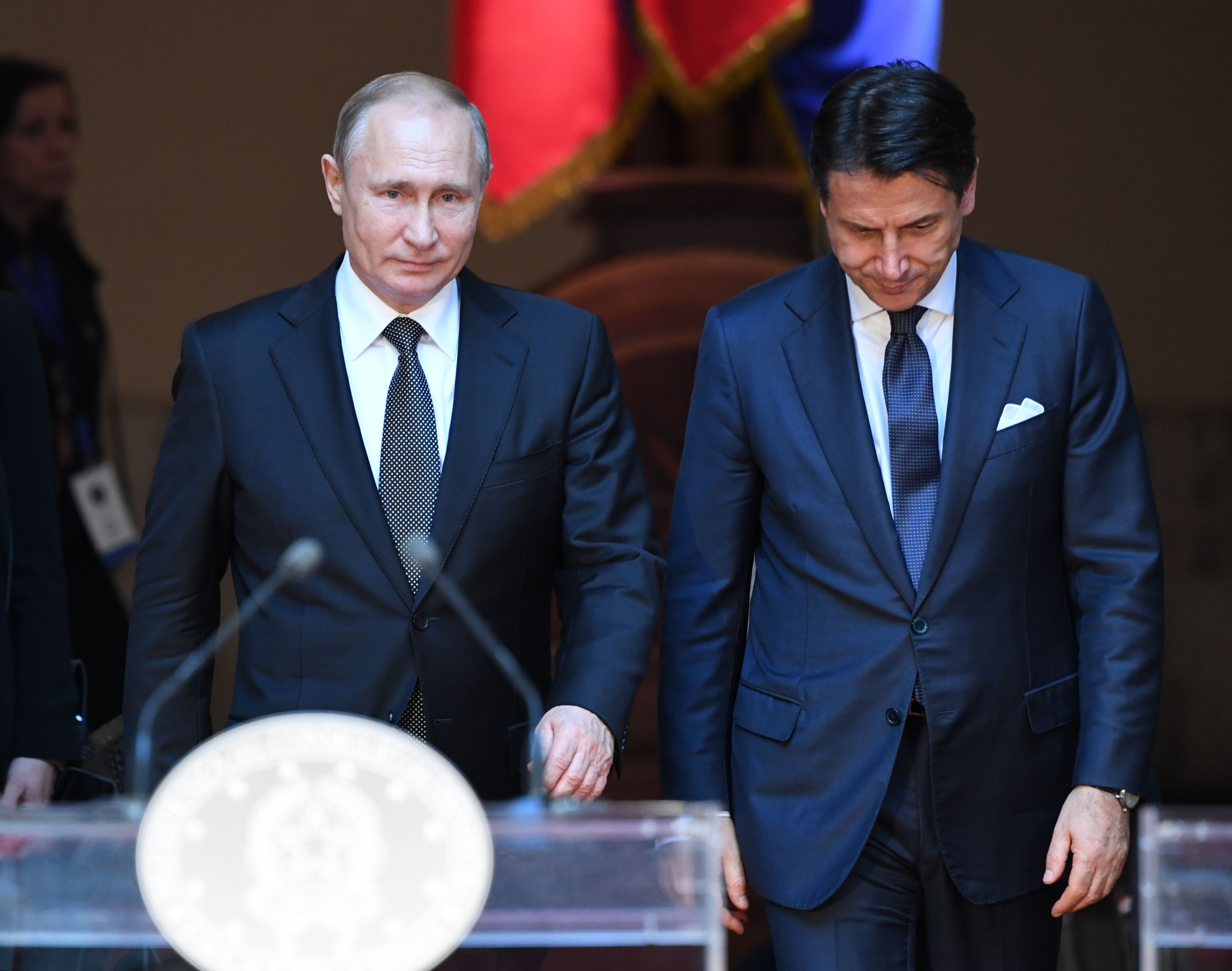 Economia Italiei se sfărâmă sub greutatea unui deficit estimat la 10,4% de Guvernul de la Roma. Premierul Conte a intrat într-o cursă disperată, întrucât perspectivele sunt mai rele decât ale