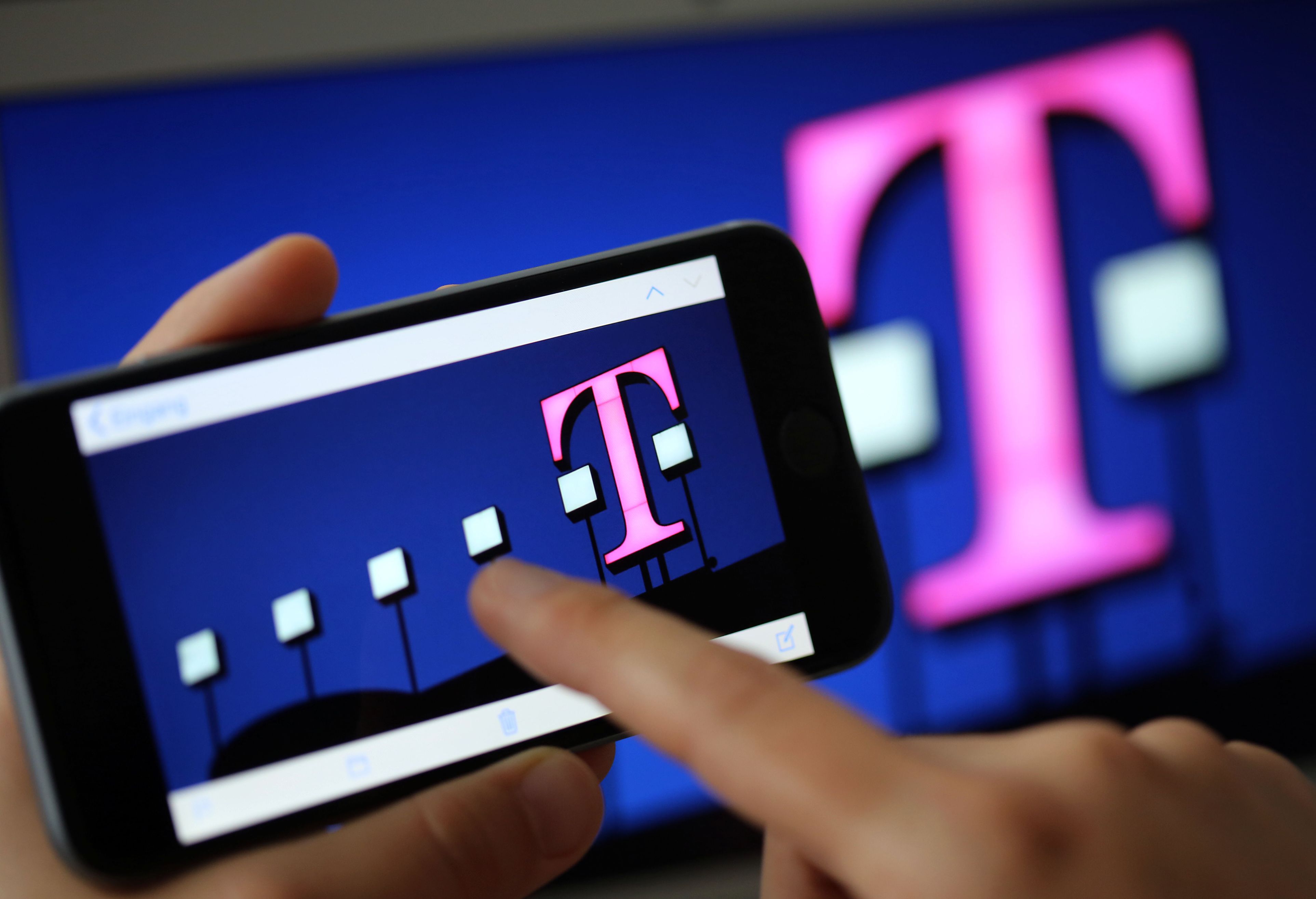 Saga aplicațiilor de urmărire a populației ia sfârșit în Germania: Merkel alege Deutsche Telekom și SAP pentru a construi aplicația