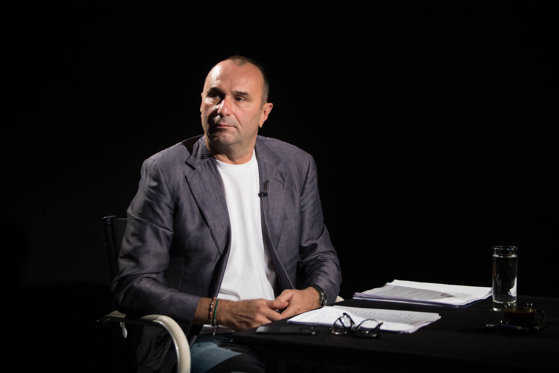 „Marius Tucă Show”. Victor Ponta: Românii care au plecat la cules de sparanghel au fost vânduți pe sub masă