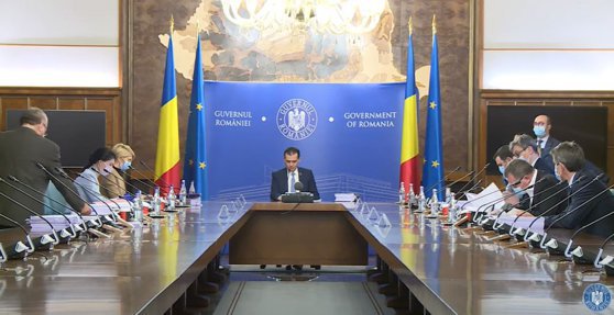 Solidaritate de premier: Orban bagă și „șefimea” în șomaj tehnic