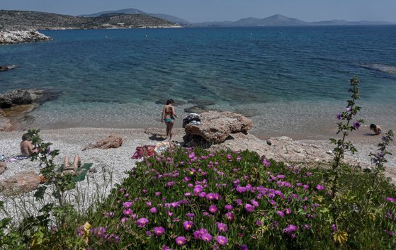 Grecia a stabilit noile reguli ca să faci plajă. Măsurile pentru vacanța de la 1 iunie