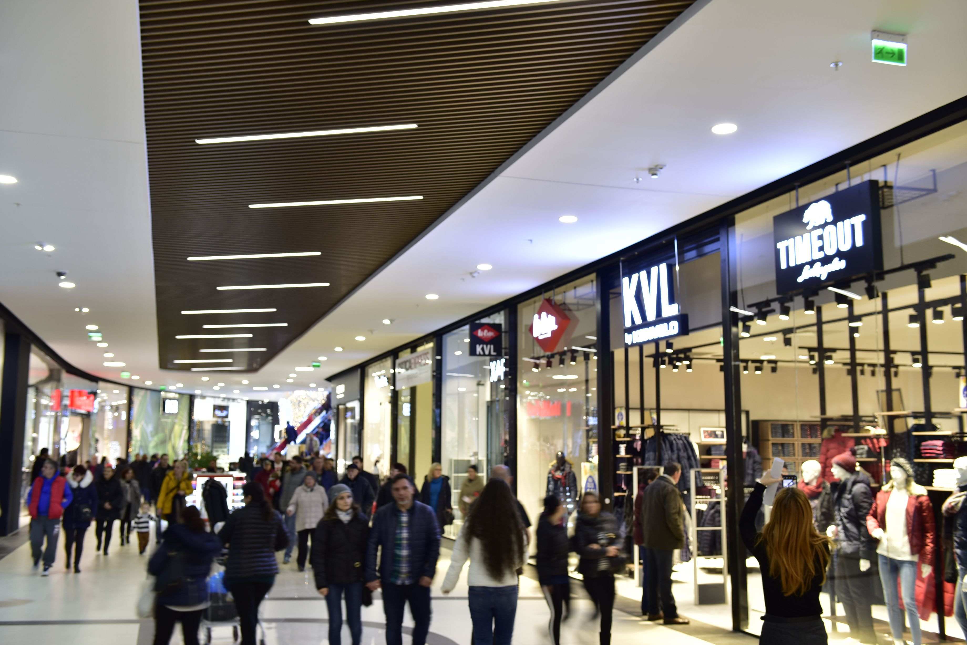 Organizația Patronală a Retailerilor: Proprietarii centrelor comerciale continuă să emită facturi de chirie magazinelor din mall-uri. Situația va duce în scurtă vreme la falimente și la un co