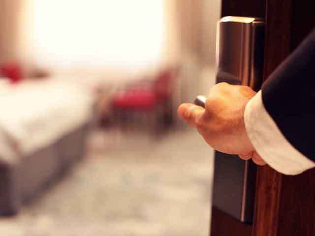 Anunțul îngrijorător făcut de un mare lanț hotelier. Compania extinde măsurile de șomaj tehnic până în toamnă