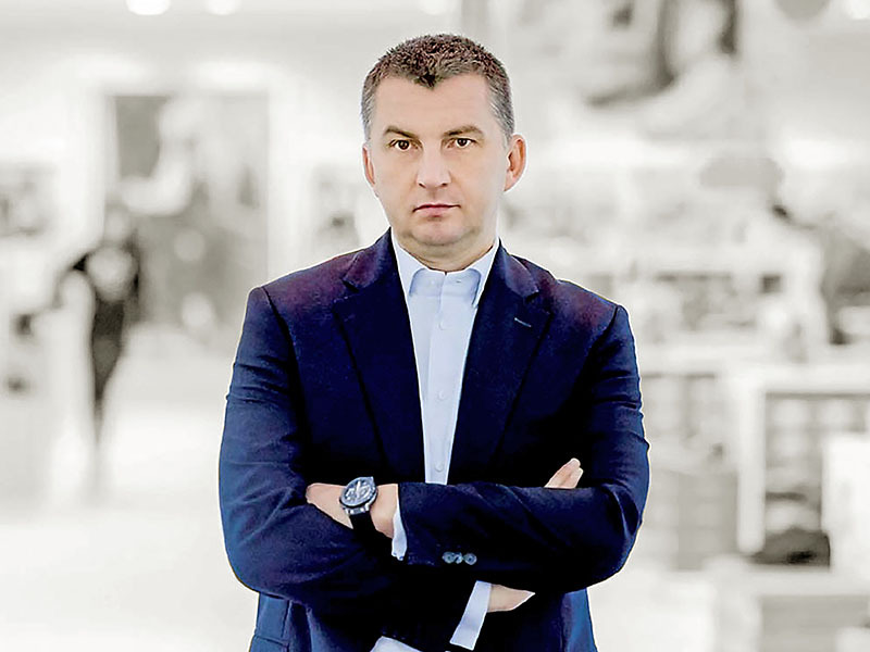 Povestea lui Dariusz Miłek, fondatorul unuia dintre cei mai cunoscuți retaileri europeni de încălțăminte. Magazinele companiei pe care a fondat-o se găsesc în fiecare mall