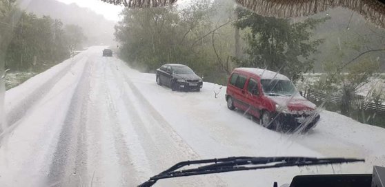 IMAGINI INCREDIBILE în județul Alba, lovit de grindină: „Dacă vede Teodosie, repetăm Crăciunul!”