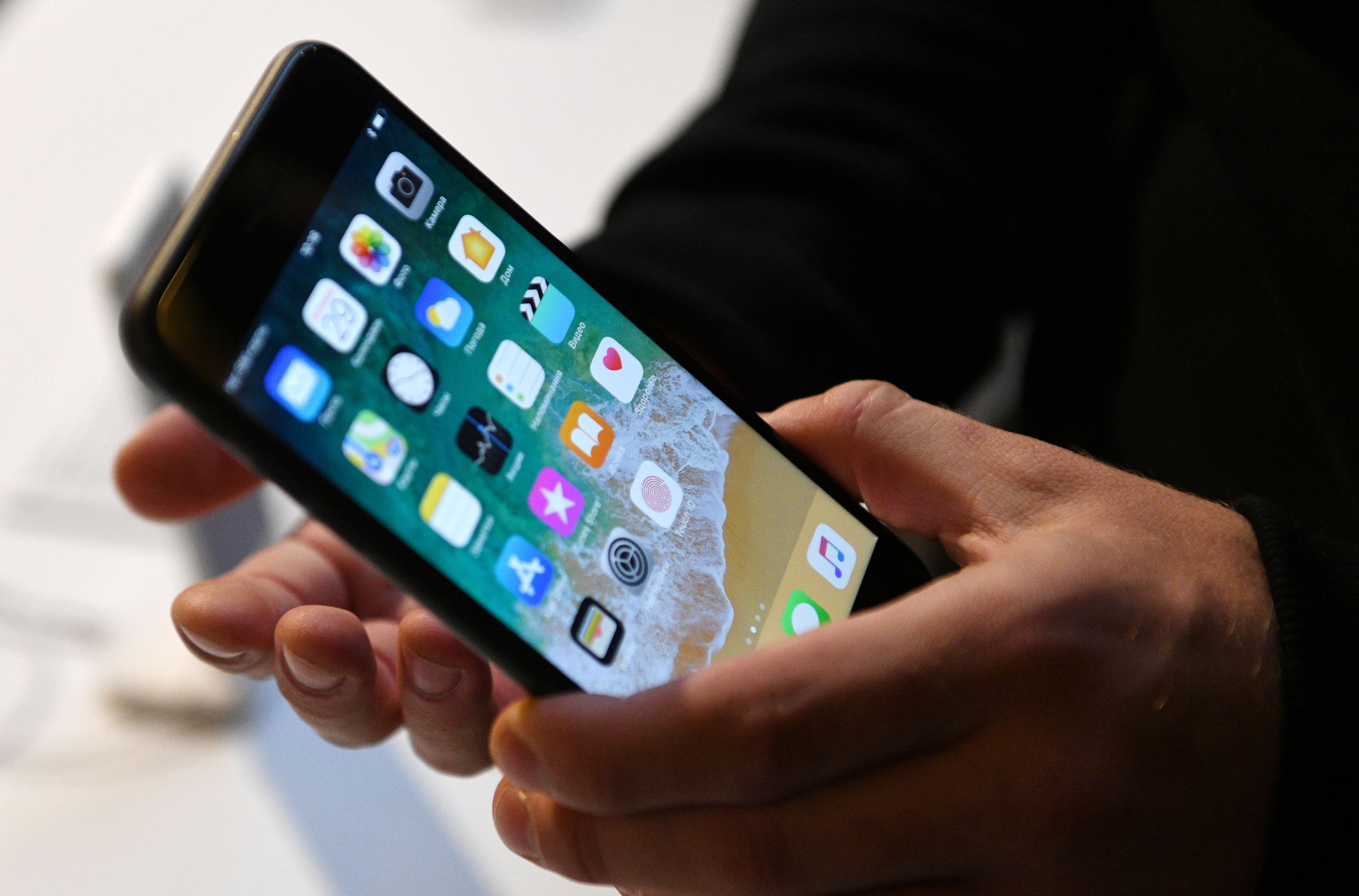 Apple iese din criză mai bine decât se așteptau analiștii de pe Wall Street: Gigantul american a raportat venituri de 58 mld. dolari, în condițiile în care vânzările de iPhone-uri au scăzut