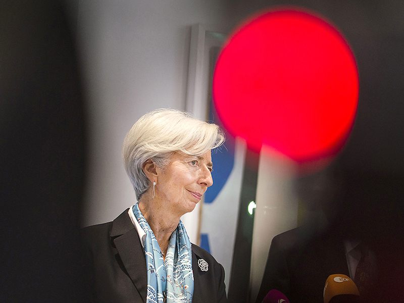 Euro, sub umbra pandemiei