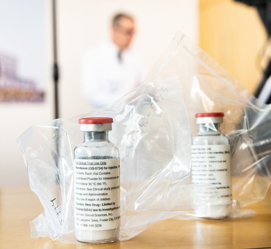 Americanii aprobă PRIMUL medicament pentru tratarea COVID-19. Ce efecte are asupra celor bolnavi