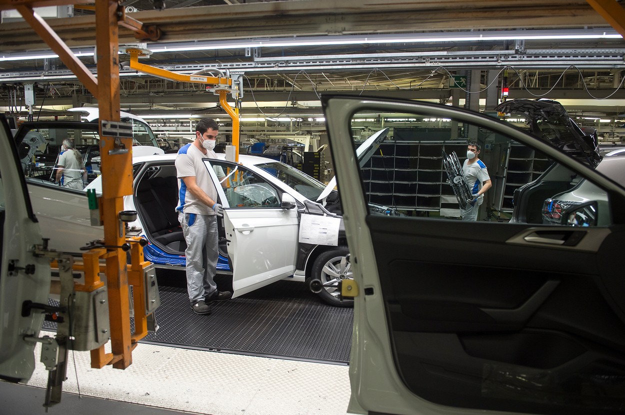 Cum încurajează Spania industria să-și reia activitatea: Guvernul de la Madrid pune pe masă o schemă de stimulente, după o întâlnire cu mediul privat