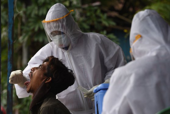 Un muncitor a infectat 533 de persoane cu noul coronavirus. Anunțul oficial al președintelui unui stat african