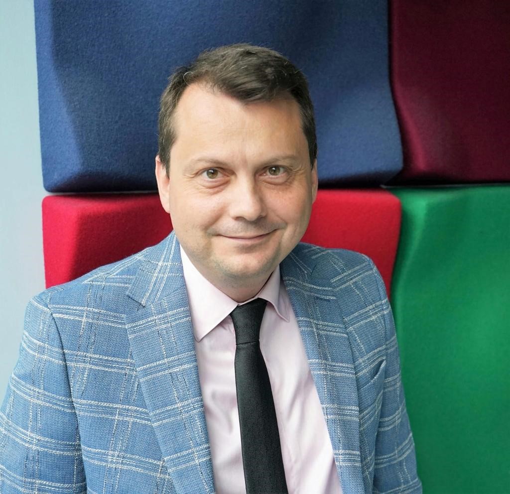 „Vânătoarea" de IT-iști continuă. Un jucător important din piața de beneficii extrasalariale caută 50 de specialiști