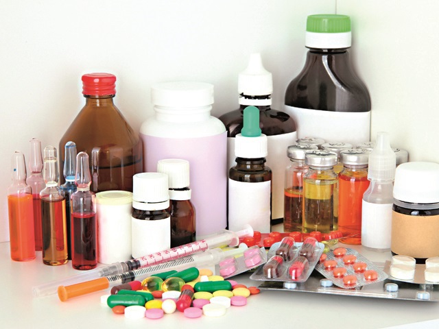 Cum arată coșul de medicamente al românilor? Medicamentele fără rețetă și-au crescut cota de piață de la 14% la 22% într-un deceniu