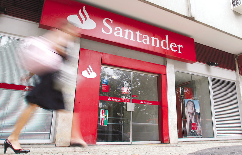 Banca europeană care caută 3.000 de IT-iști: Creditorul spaniol Santander merge înainte cu planul de transformare de 20 miliarde euro, în plină criză
