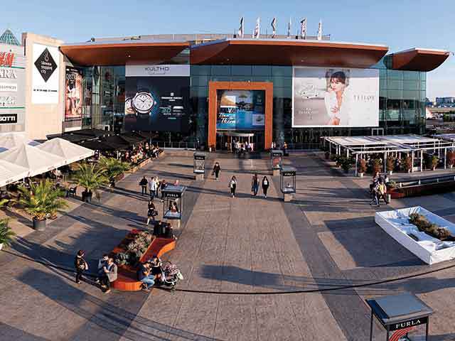 Băneasa Shopping City se redeschide din 15 iunie, după o perioadă de peste două luni de întrerupere a activități, în contextul pandemiei de COVID-19. “Magazinele din cadrul centrului pot op