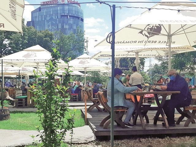 Prima zi de funcționare a industriei de cafenele și restaurante după două luni și jumătate de pauză: „Mă așteptam la mai mult“. „Criza abia acum începe“