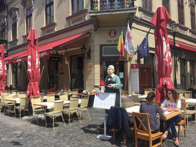 Ce au consumat bucureștenii la terase după două luni și jumătate: mâncărurile românești, în topul preferințelor