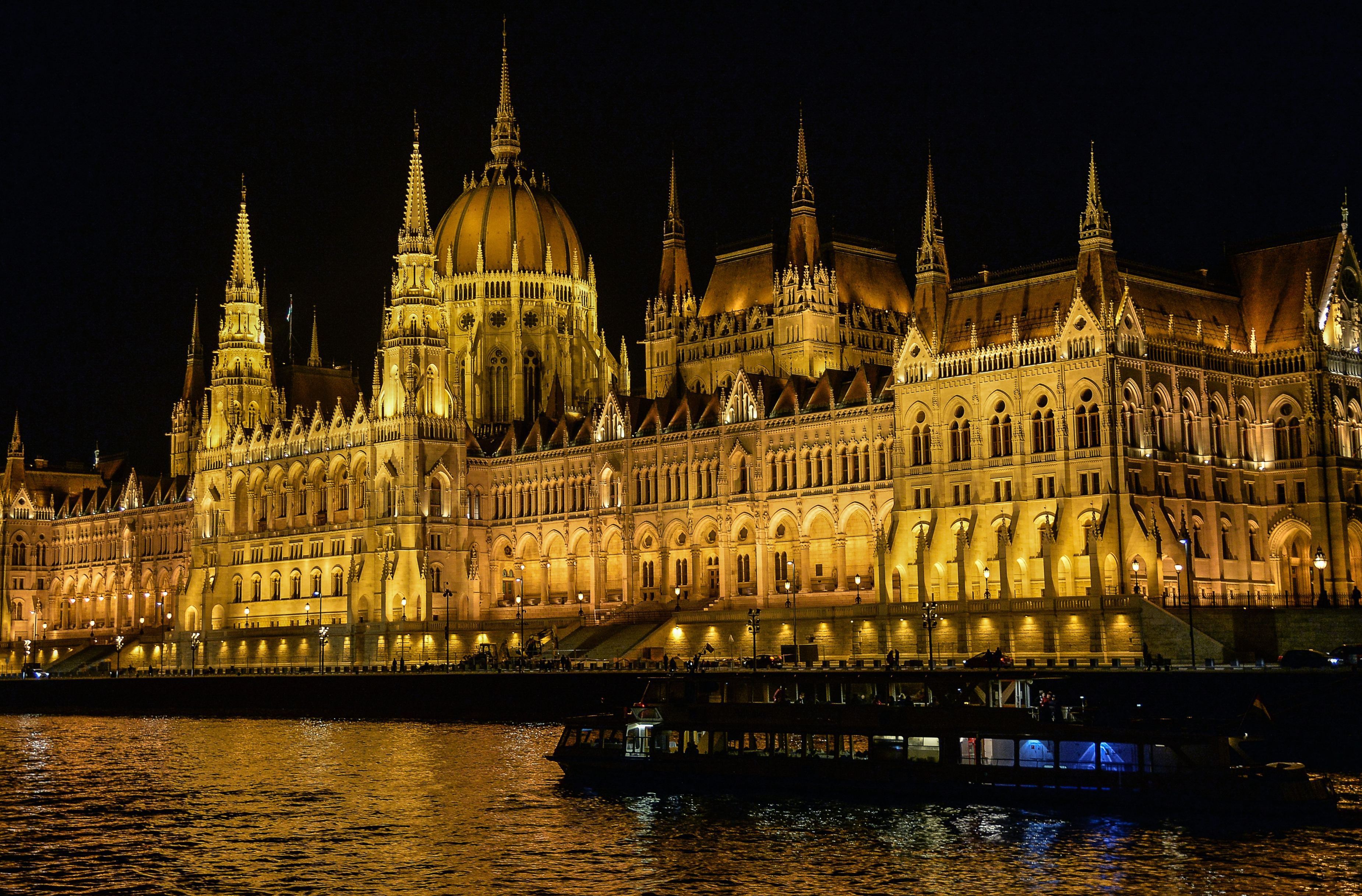 Budapesta a primit titlul de cel mai bun oraș pentru mediul de business din Europa emergentă. La ce categorie excelează Bucureștiul
