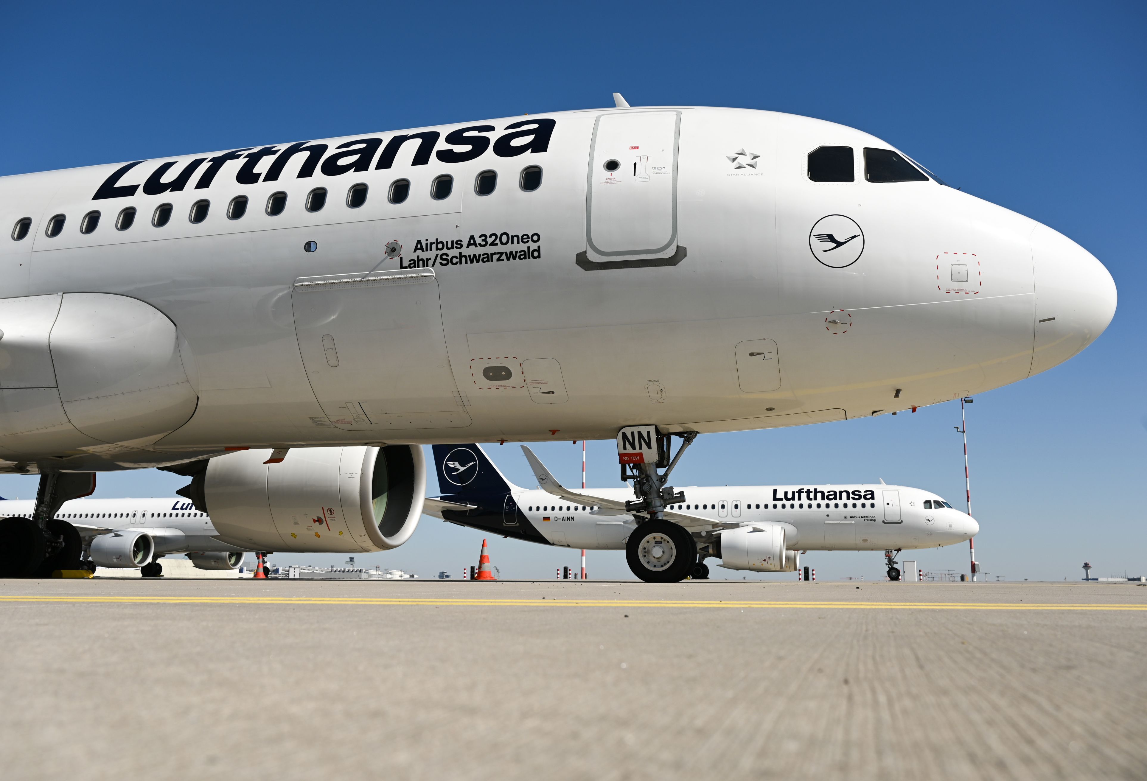 Lufthansa va ceda până la 24 de sloturi orare de decolare și aterizare în Frankfurt și München ca parte a planului de salvare lansat de Comisia Europeană