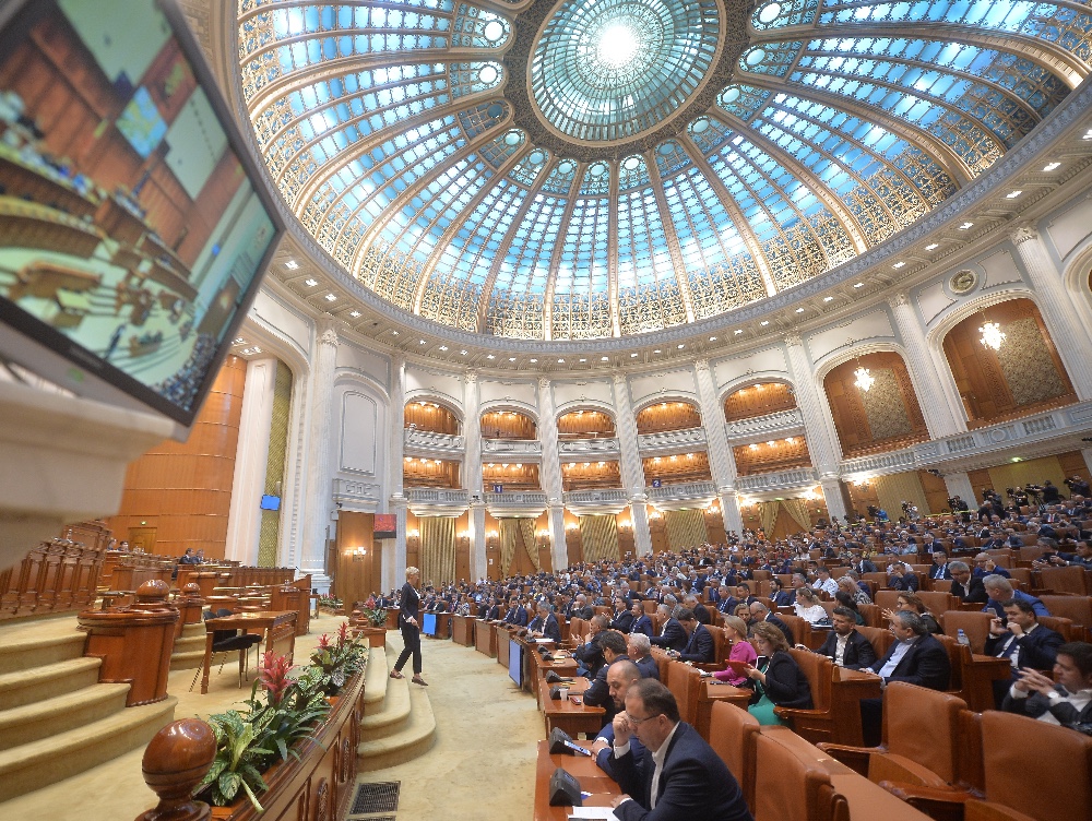Lovitură în Parlament. TOȚI deputații unui partid important au trecut la PSD. Grupul parlamentar s-a desființat