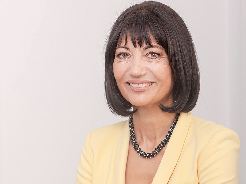 Cine este Vanya Panayotova, care conduce businessul L’Oréal în România și în regiunea balcanilor